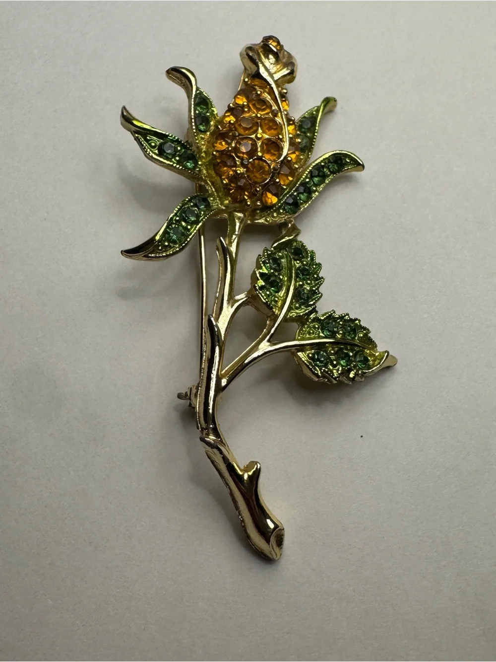Unsigned Vintage Gold Tone Topaz & Olive Green Rhinestone Rose Brooch Pin